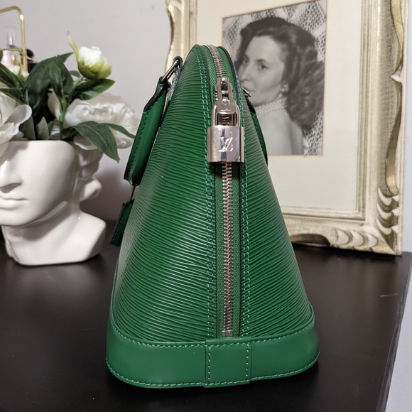 Authentic Louis Vuitton Alma PM - Picture 4 of 16